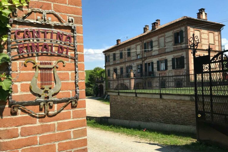 Maison et chai du domaine Giuseppe Rinaldi à Barolo, vins rares et prestigieux