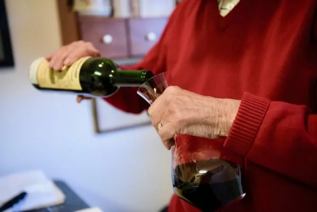 accessoires vin professionnels pour servir et déguster le vin à table