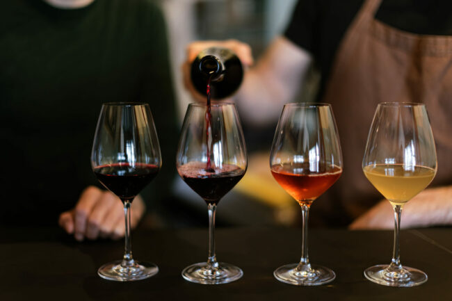 Dégustation de vin à Toulouse avec sommelier à domicile Winebox Prestige