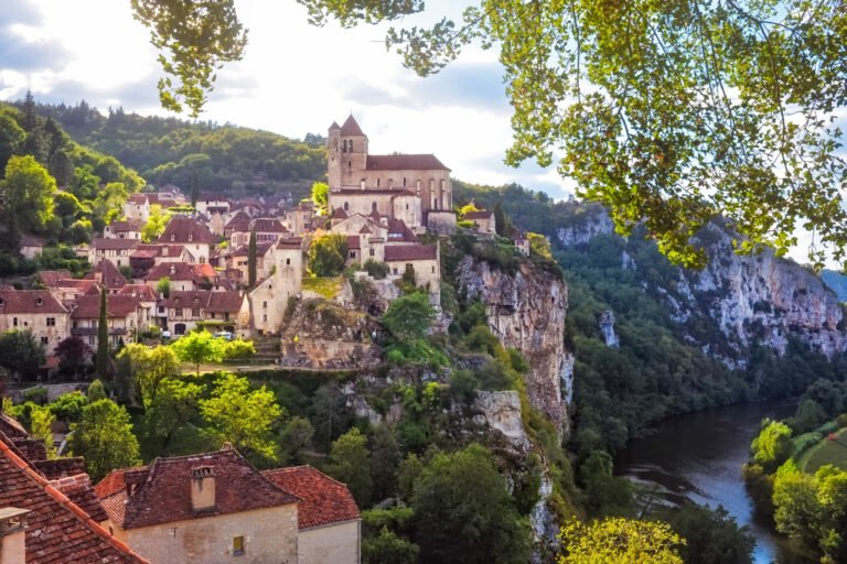 Vignoble de Cahors autour de Saint-Cirq-Lapopie dans le Lot