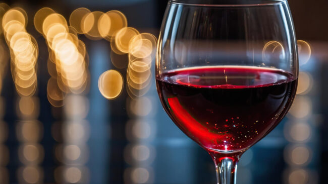 Investir dans le vin selon Patrick Moulène expert en vin et double champion