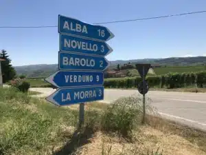 Villages autour de Barolo dans le Piémont vin italien