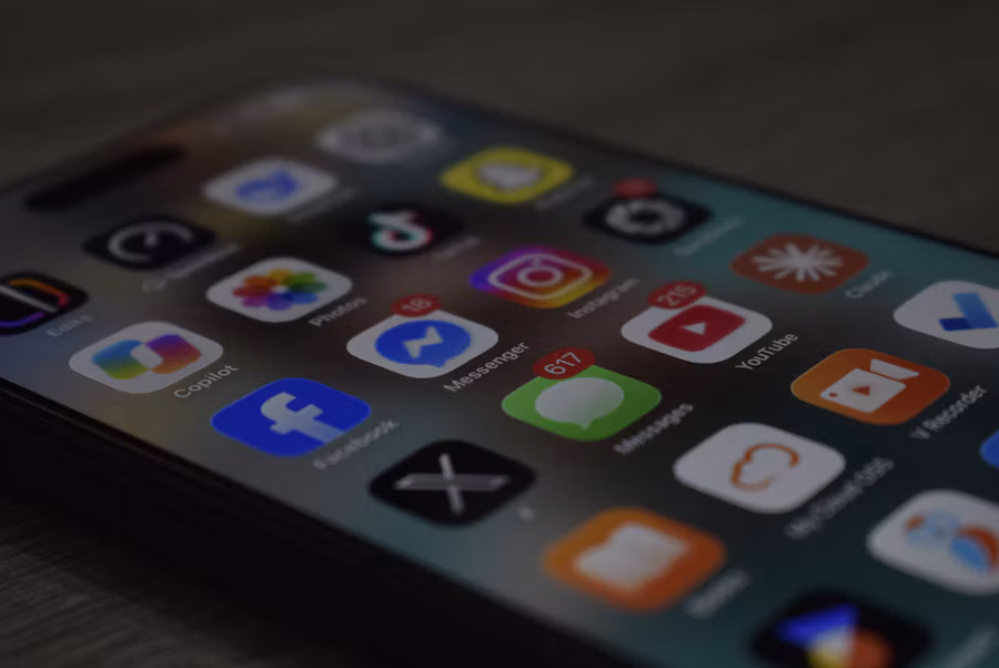 Meilleures applications vin sur smartphone pour reconnaître et choisir une bouteille